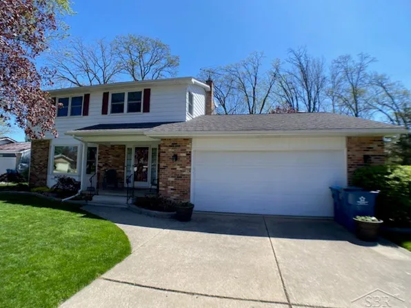 1604 Saint Marys Ct, Essexville, MI 48732