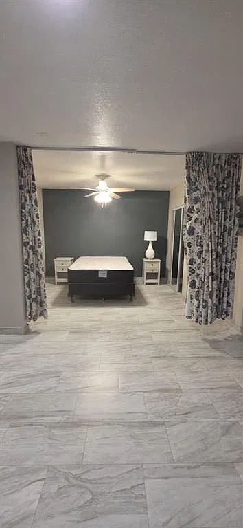 1 bed, 1.0 bath, 300 sqft, $1,200 — Photo 3