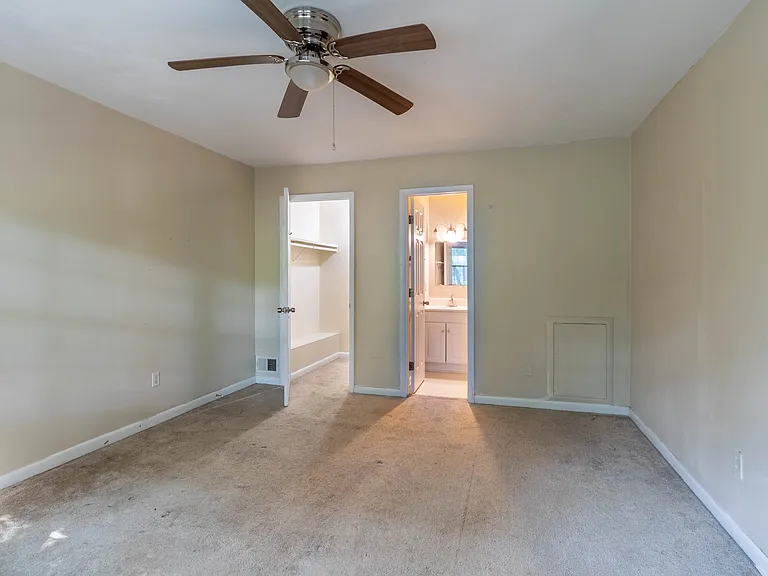 389 Charles St — Photo 15