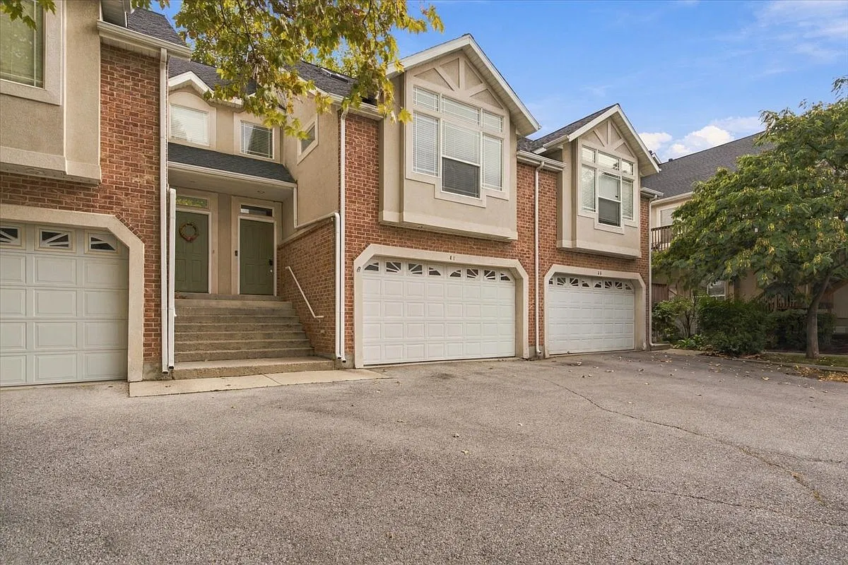 4 bed, 3.5 bath, 2200 sqft, $2,495 — Photo 1