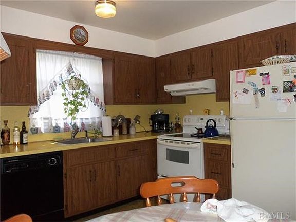 Updated appliances in kitchen