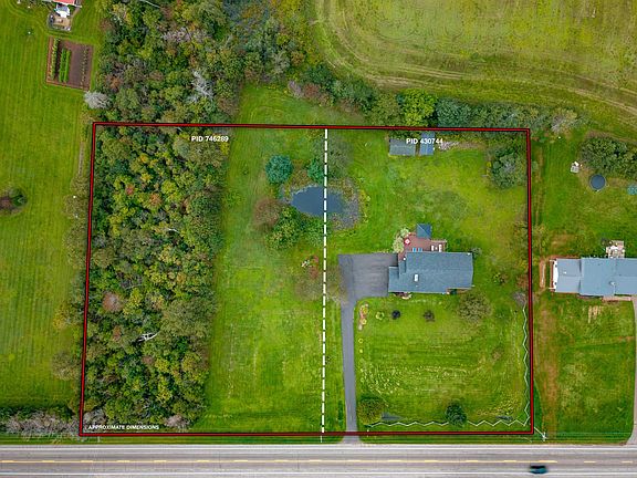 4th image of 1345 Brackley Point Rd