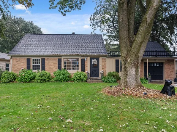 7614 North Seneca ROAD, Fox Point, WI 53217