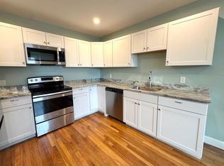 131 Cabot St #4, Beverly, MA 01915