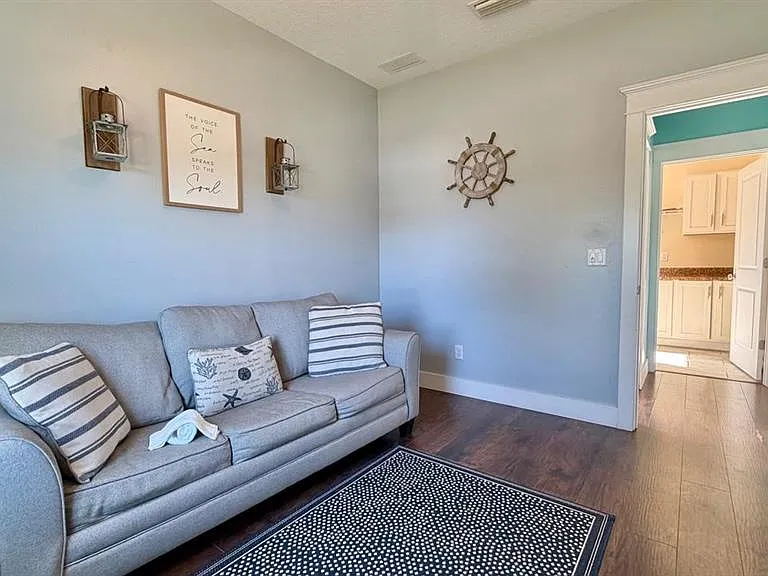 8 Moody Dr — Photo 8