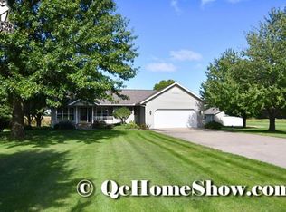 6001 92nd Ave W, Taylor Ridge, IL 61284