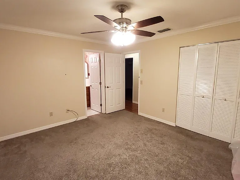 2975 NE 33rd Pl — Photo 10