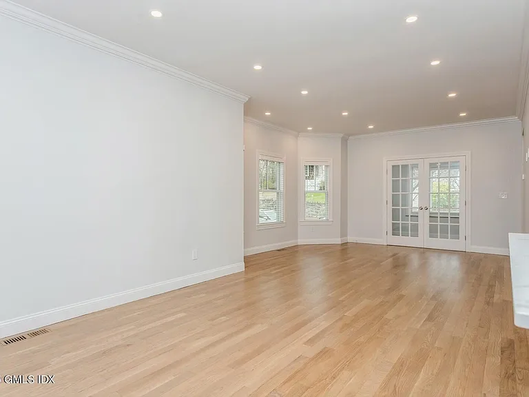 347 Delavan Ave #A — Photo 6
