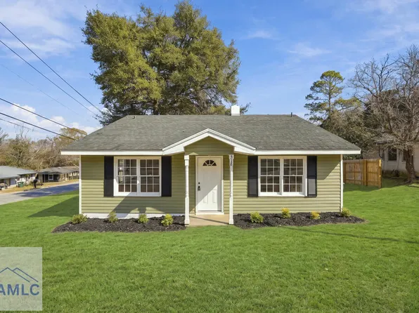 318 Peachtree Cir, Sylvania, GA 30467
