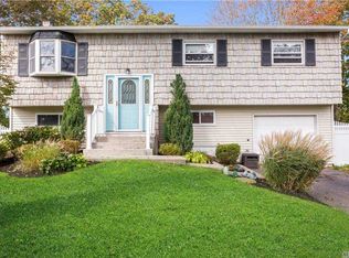 171 Ruland Rd, Selden, NY 11784