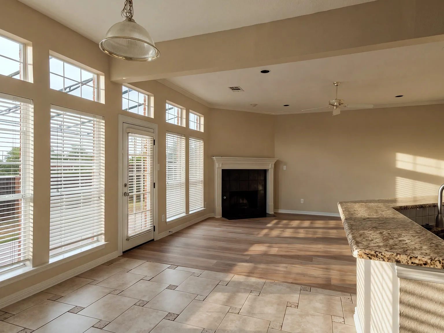 5 bed, 2942 sqft, $3,200 — Photo 4