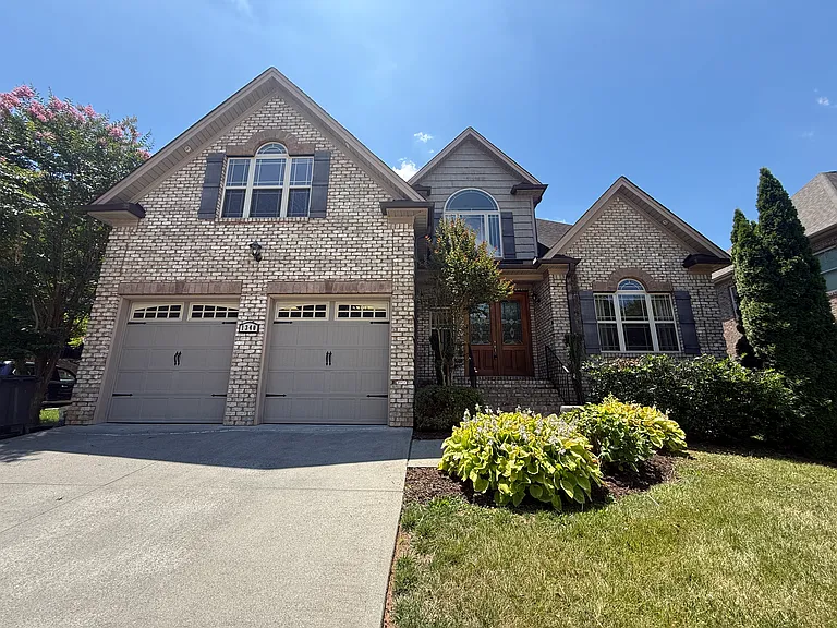 1340 Stonecroft Ct — Photo 1
