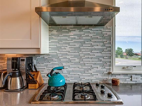 3rd image of 185 N Clifden Dr