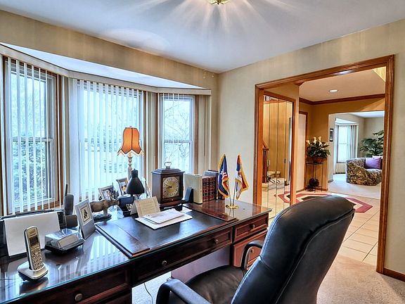 3rd image of 29732 Newberry Ct