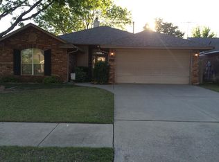 220 Midway Dr, Norman, OK 73072
