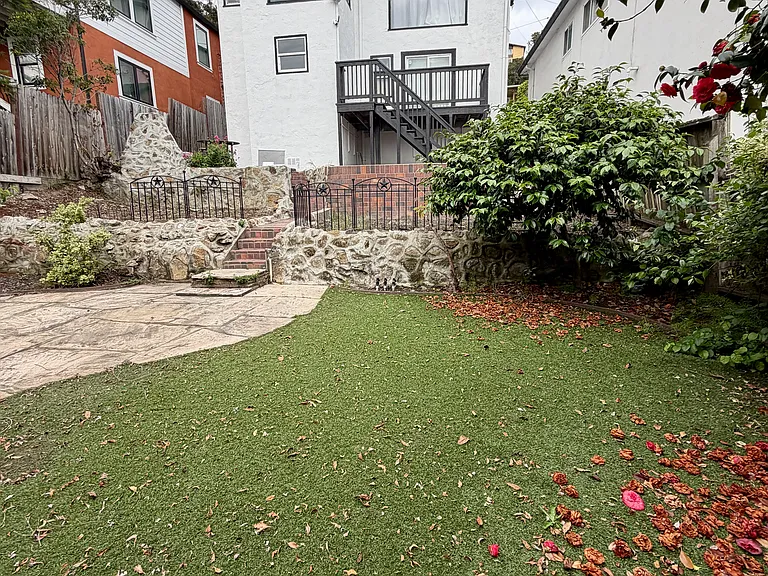 716 Gateview Ave #2 — Photo 3