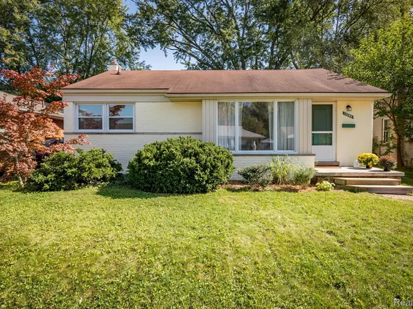 17686 Gaylord St, Redford, MI 48240