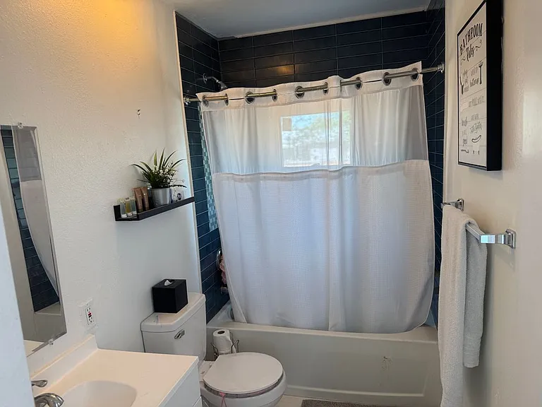 1917 W Fig St — Photo 5