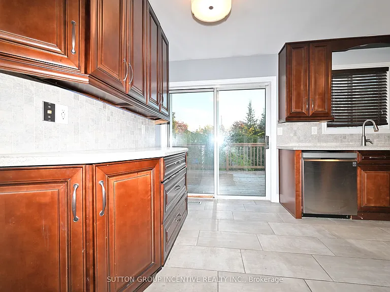 39 Jones Dr #UPPER — Photo 9