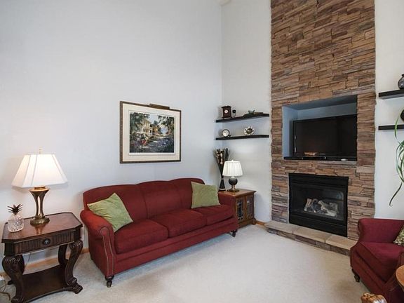 3rd image of 3788 Abercrombie Ln