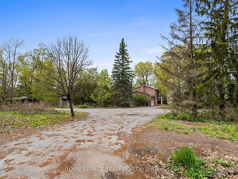 3162 Woodroffe Ave — Photo 38