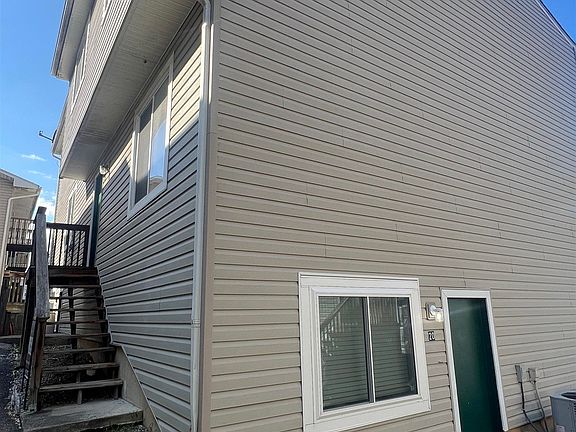 3rd image of 524-20 Calhoun St Unit 20