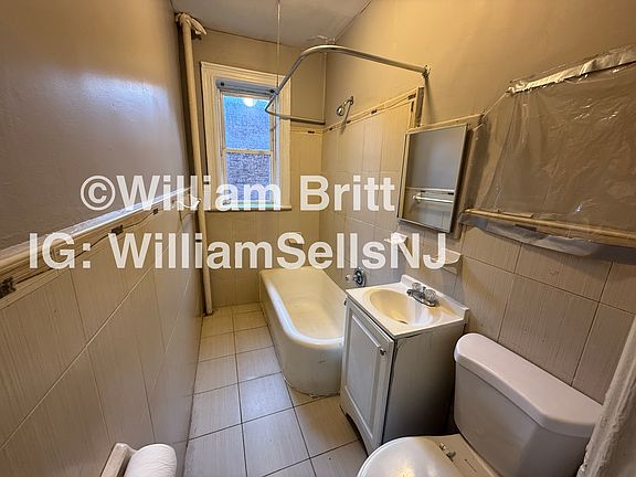 4th image of 115 Fairview Ave APT 21
