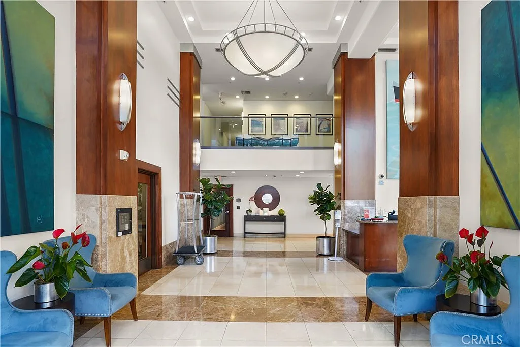 Building Photo - 488 E Ocean #P2