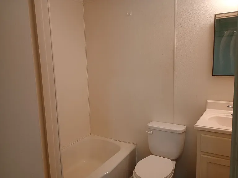 2224 Elliott St — Photo 9