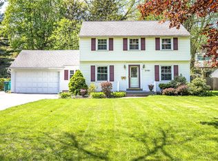 2501 Oakview Dr, Rochester, NY 14617