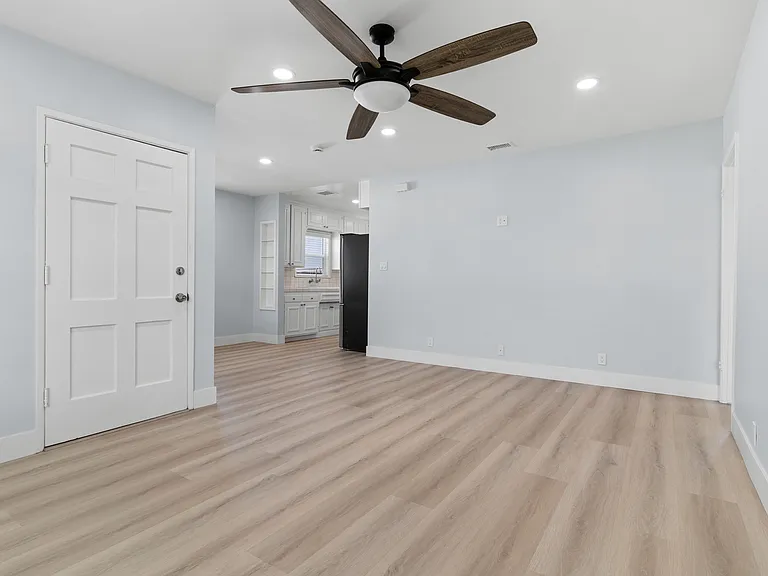815 Wakefield Ave — Photo 29
