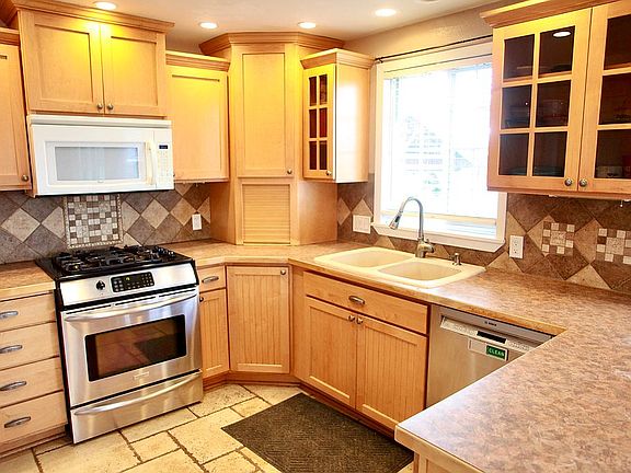 2nd image of 2406 S Timberlane Dr