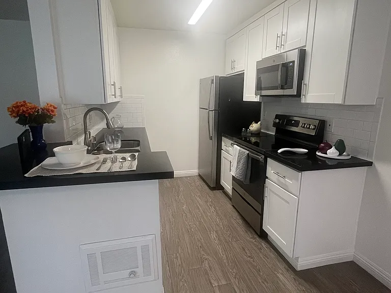 Ridgegate Apartments — Photo 13