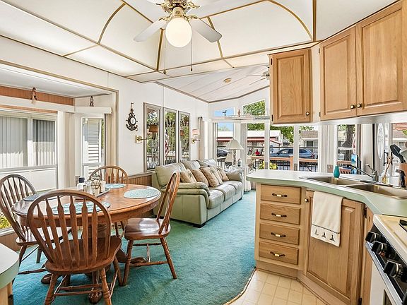 4th image of 234 Holly Ln #234