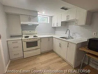 3331 Maisonneuve Ave #LOWER — Photo 11
