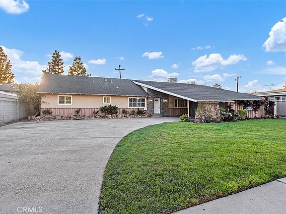 2nd image of 2249 S Della Ln