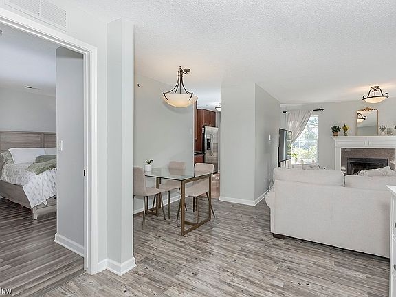 3rd image of 240 Fox Hollow Dr APT 304