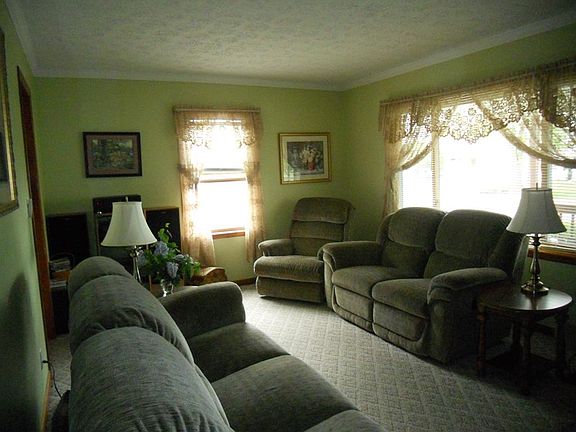 3rd image of 292 W Brentwood Dr
