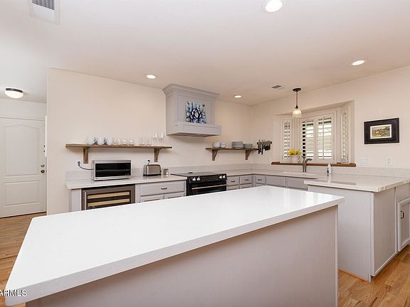 4th image of 1416 E Myrna Ln