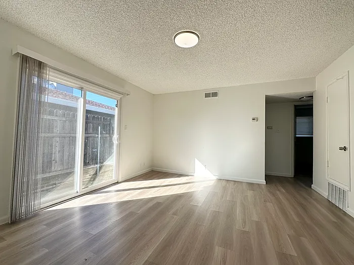 4605 Cyclamen Way — Photo 7