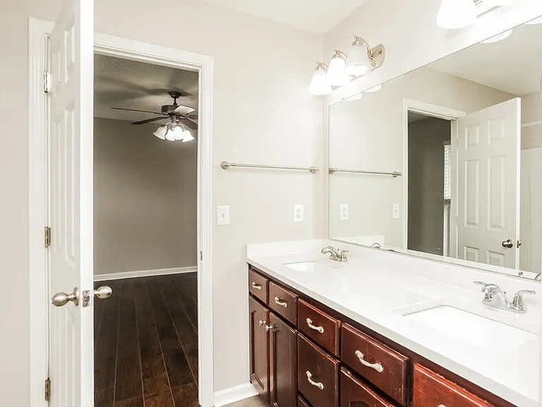 10218 Cottage Oaks Cv — Photo 10