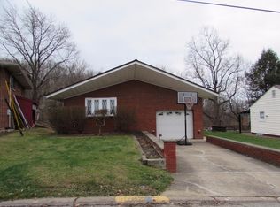 3009 Ridgeview Dr, South Charleston, WV 25303