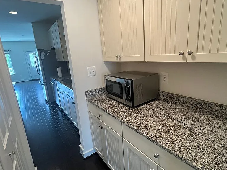 1705 Willard Way — Photo 3
