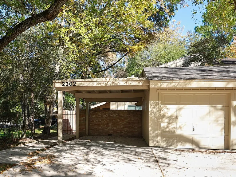 2302 W Settlers Way — Photo 3