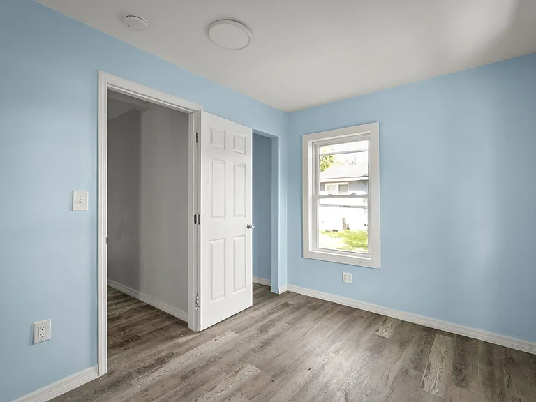 260 Vernis Ave — Photo 7