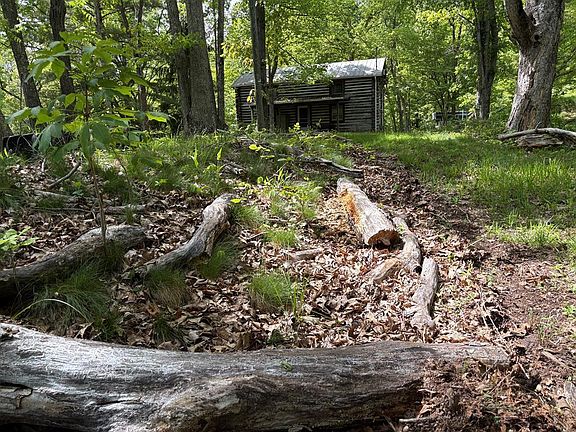 2nd image of 307 Shale Bank Rd