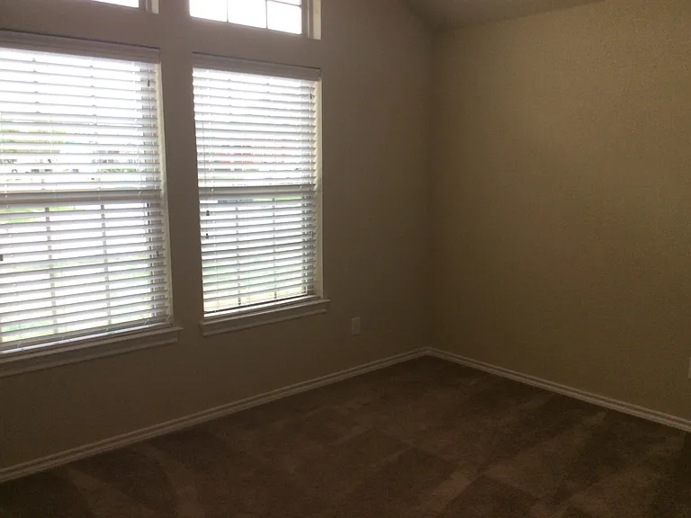 2824 Stonewall Ln — Photo 7