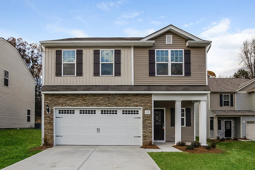 4 bed, 2.5 bath, 1958 sqft, $2,515 — Photo 1