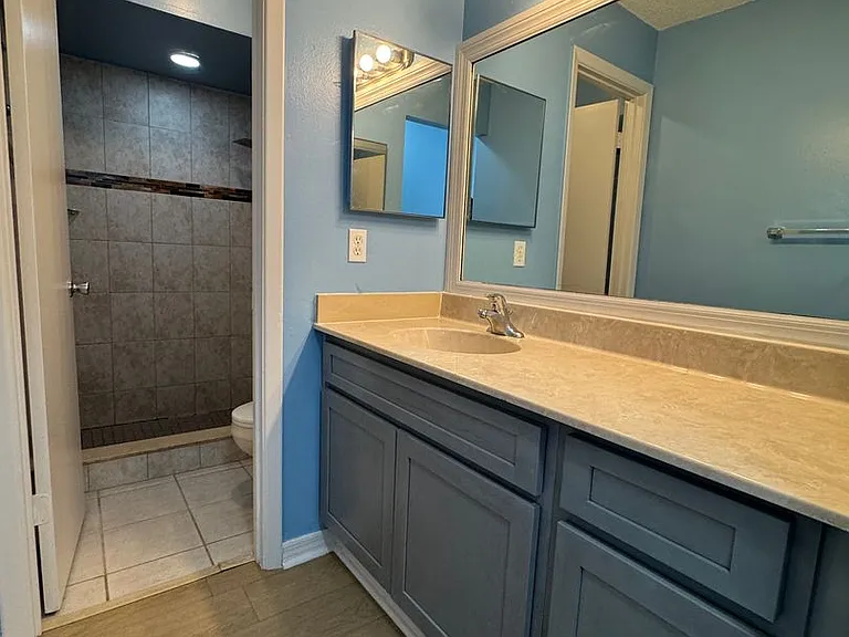7237 Harbor Heights Cir — Photo 13