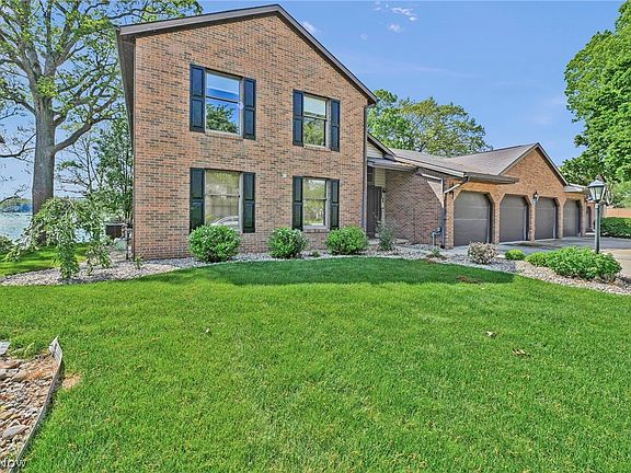 2nd image of 1819 Harbour Cir NW